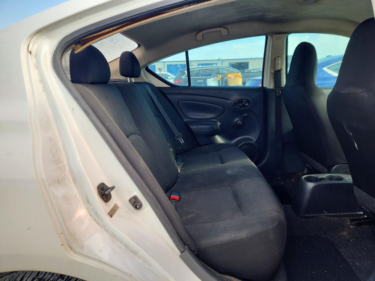 2017 NISSAN VERSA