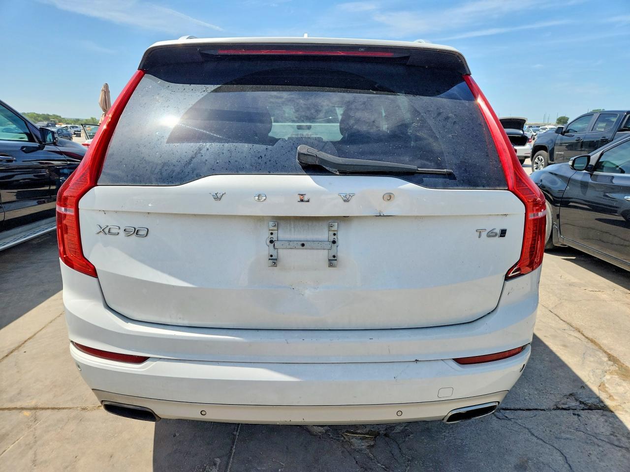 2018 VOLVO XC90