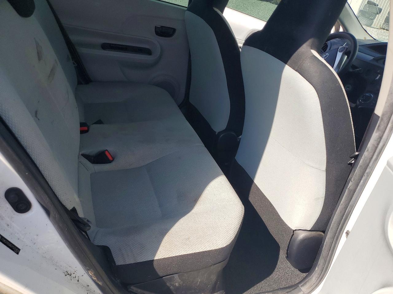 2013 TOYOTA Prius c