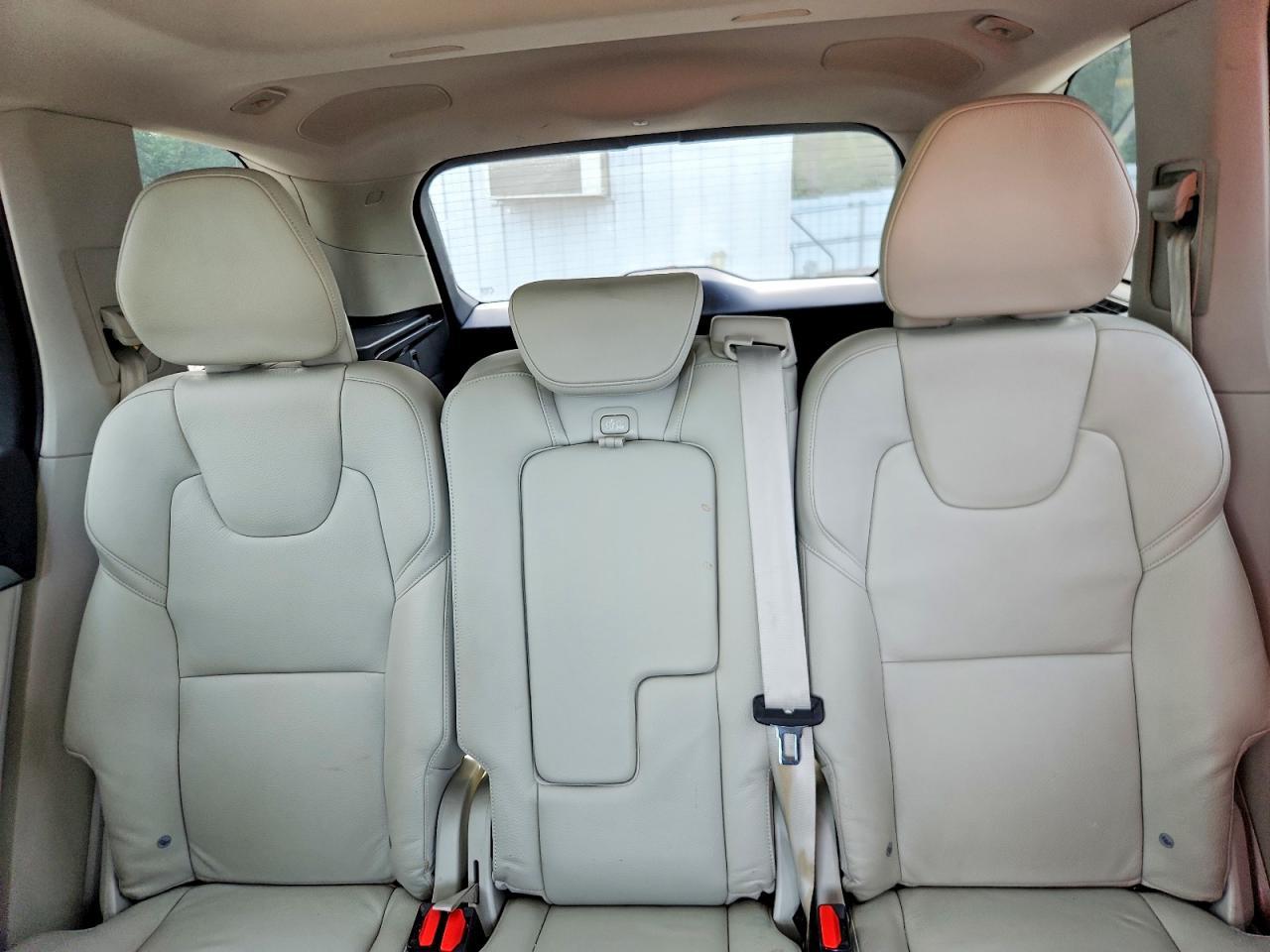 2017 VOLVO XC90