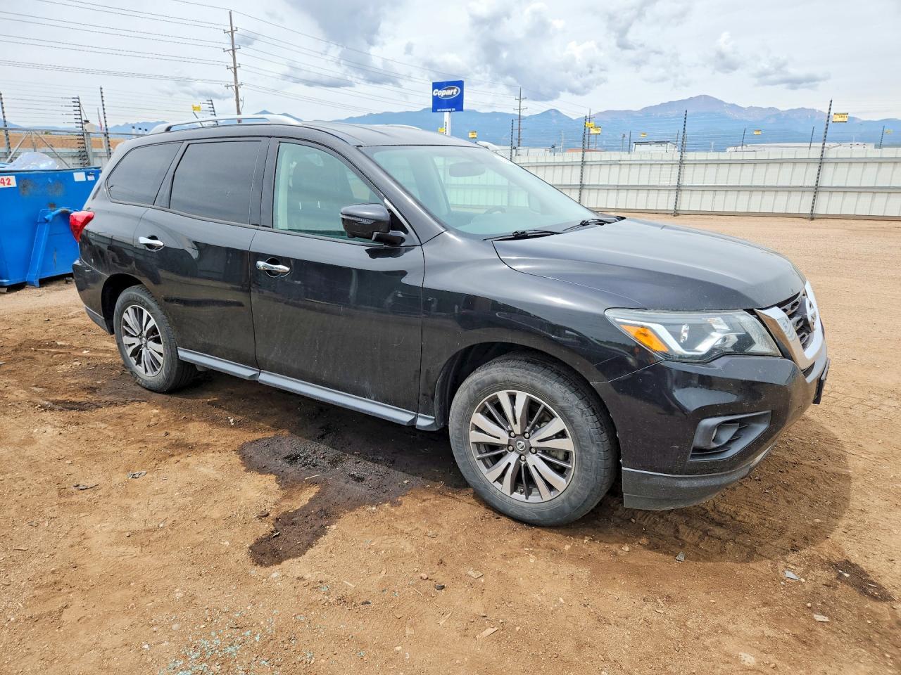 2017 NISSAN PATHFINDER