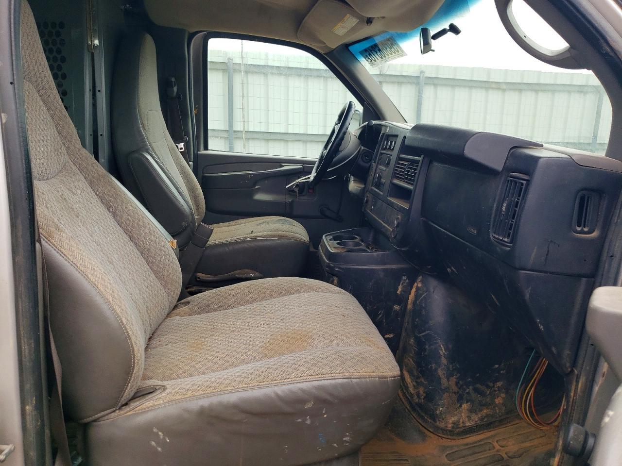 2010 GMC Savana