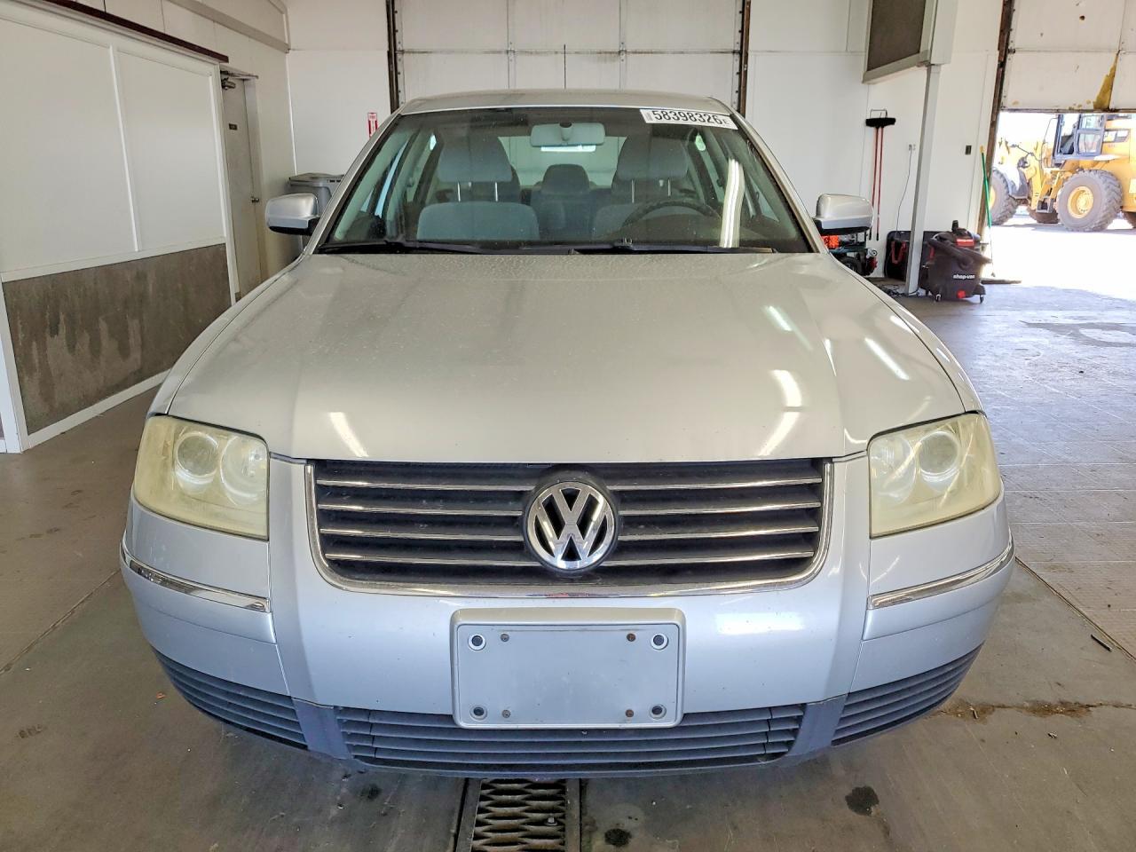 2004 VOLKSWAGEN Passat