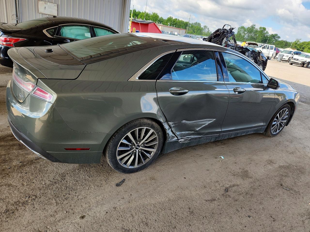 2017 LINCOLN MKZ