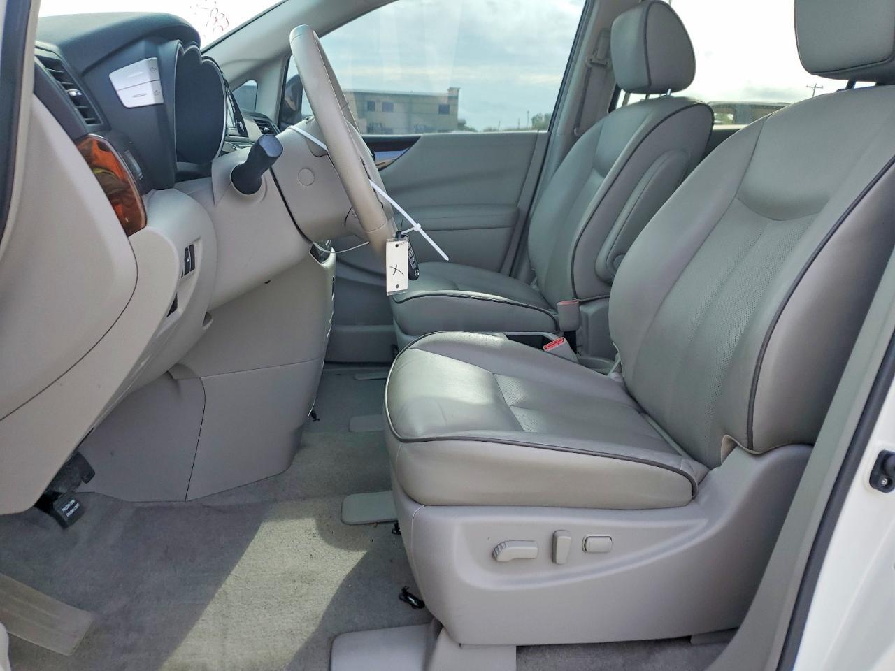 2015 NISSAN Quest