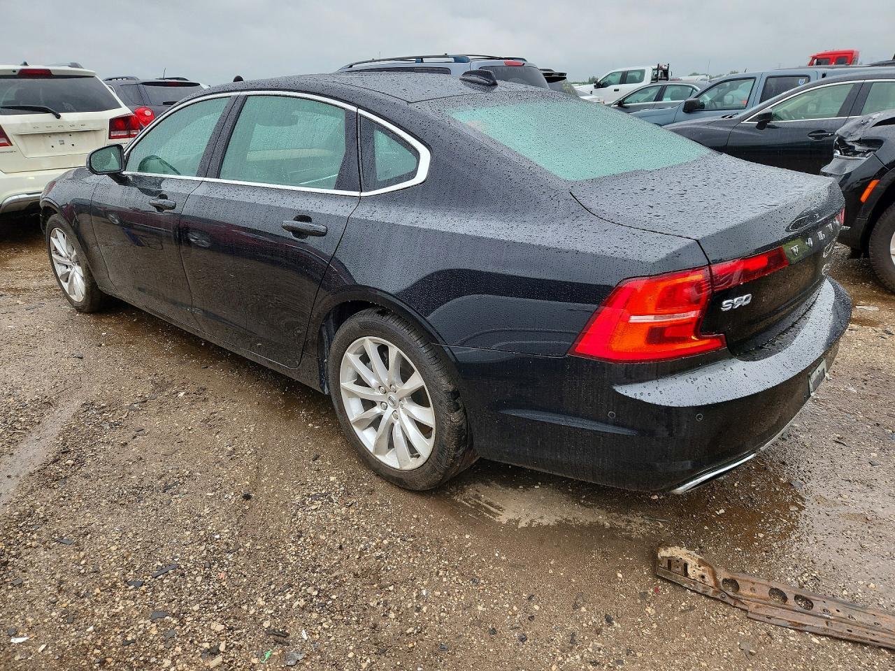 2018 VOLVO S90