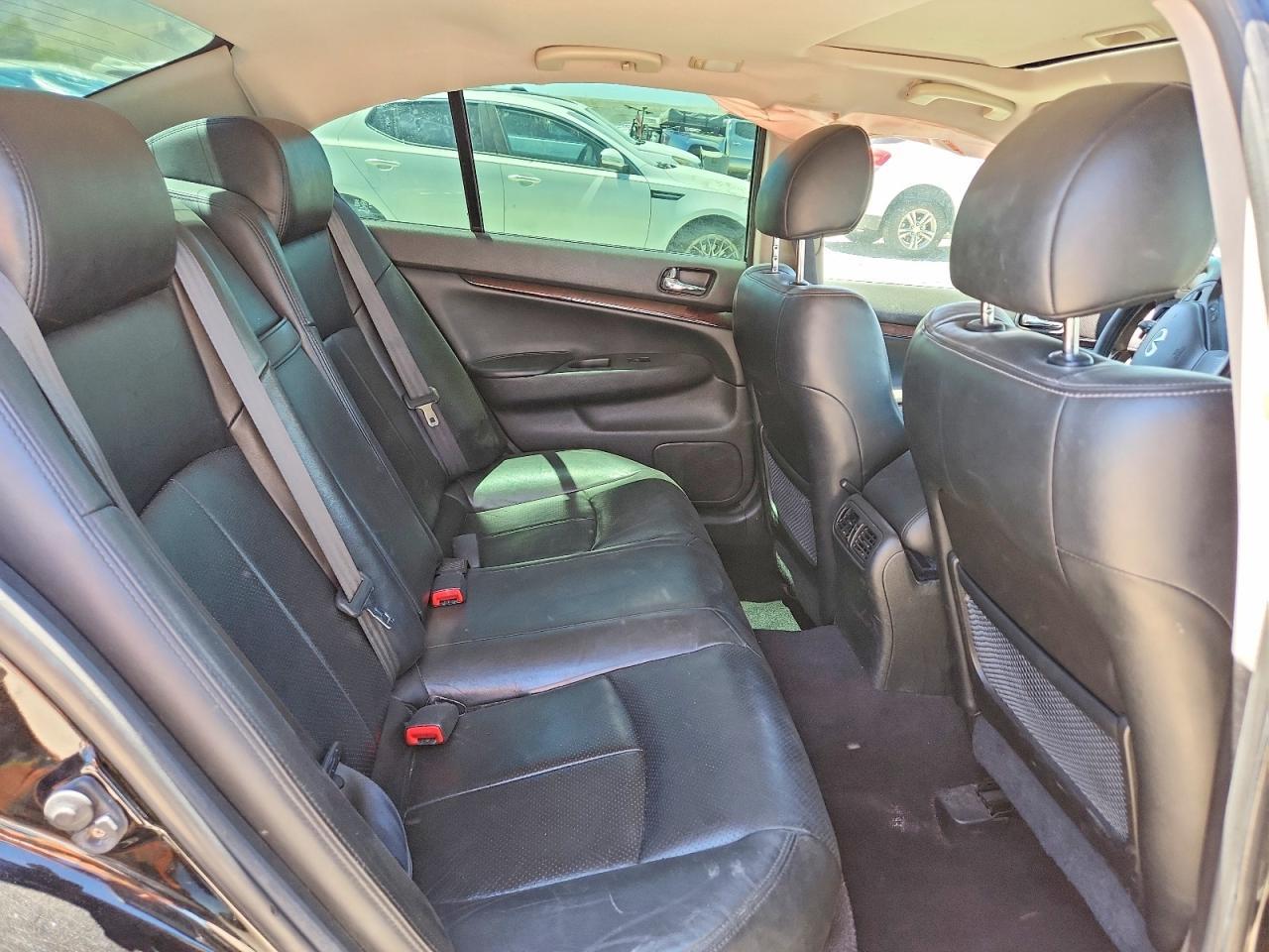 2012 INFINITI G37