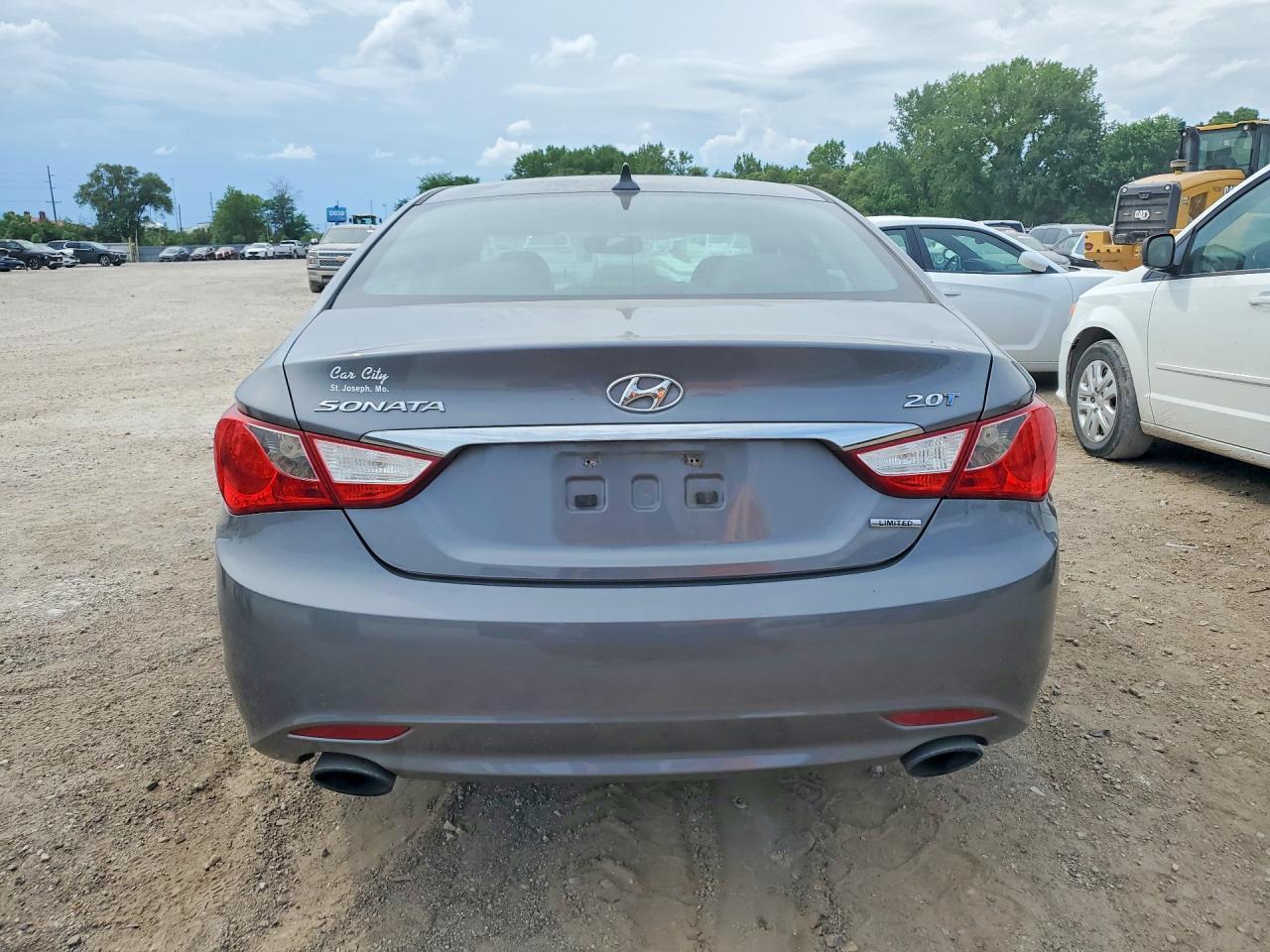 2011 HYUNDAI SONATA