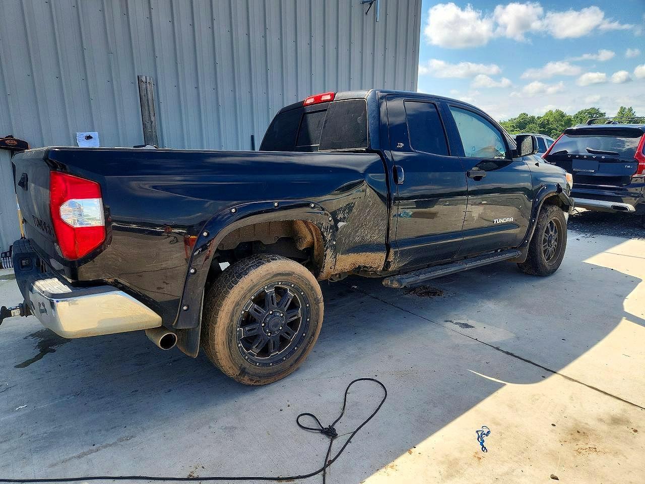2017 TOYOTA TUNDRA