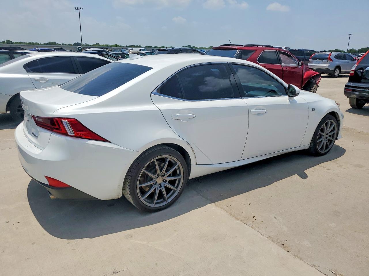 2016 LEXUS IS 200t