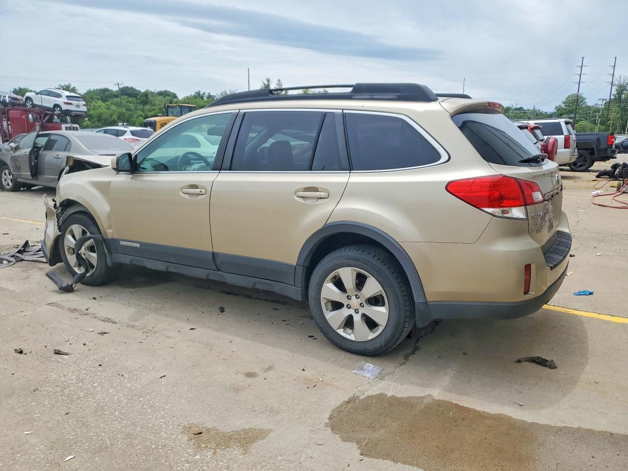 2010 SUBARU Outback