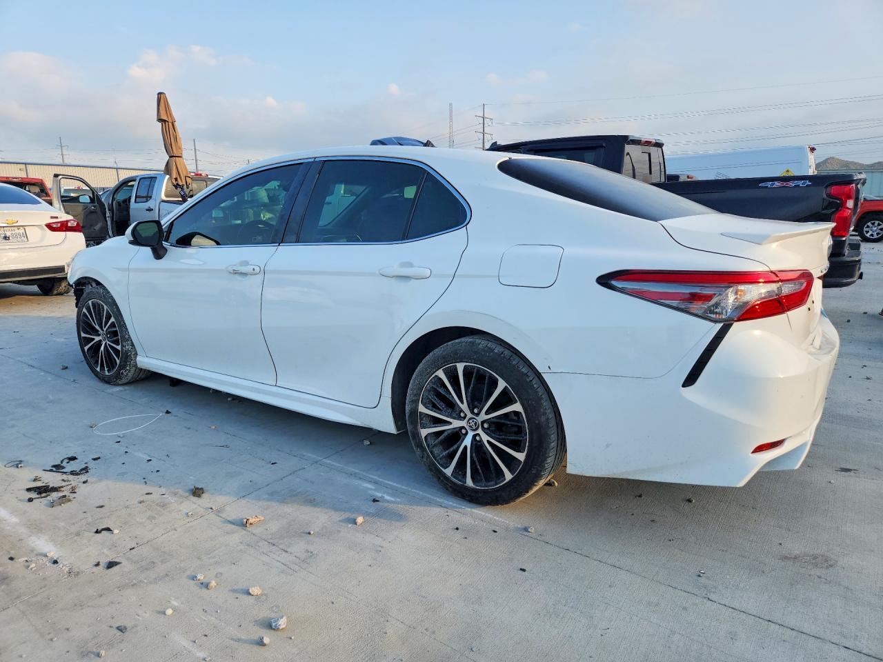 2018 TOYOTA CAMRY