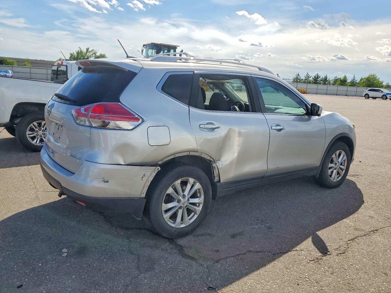 2015 NISSAN ROGUE