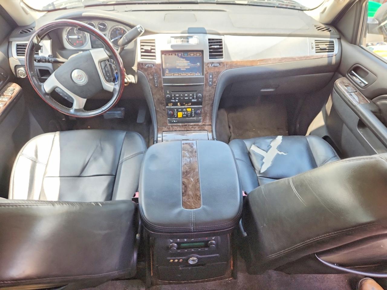 2011 CADILLAC ESCALADE