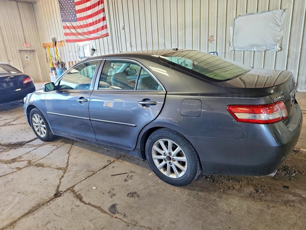 2011 TOYOTA CAMRY