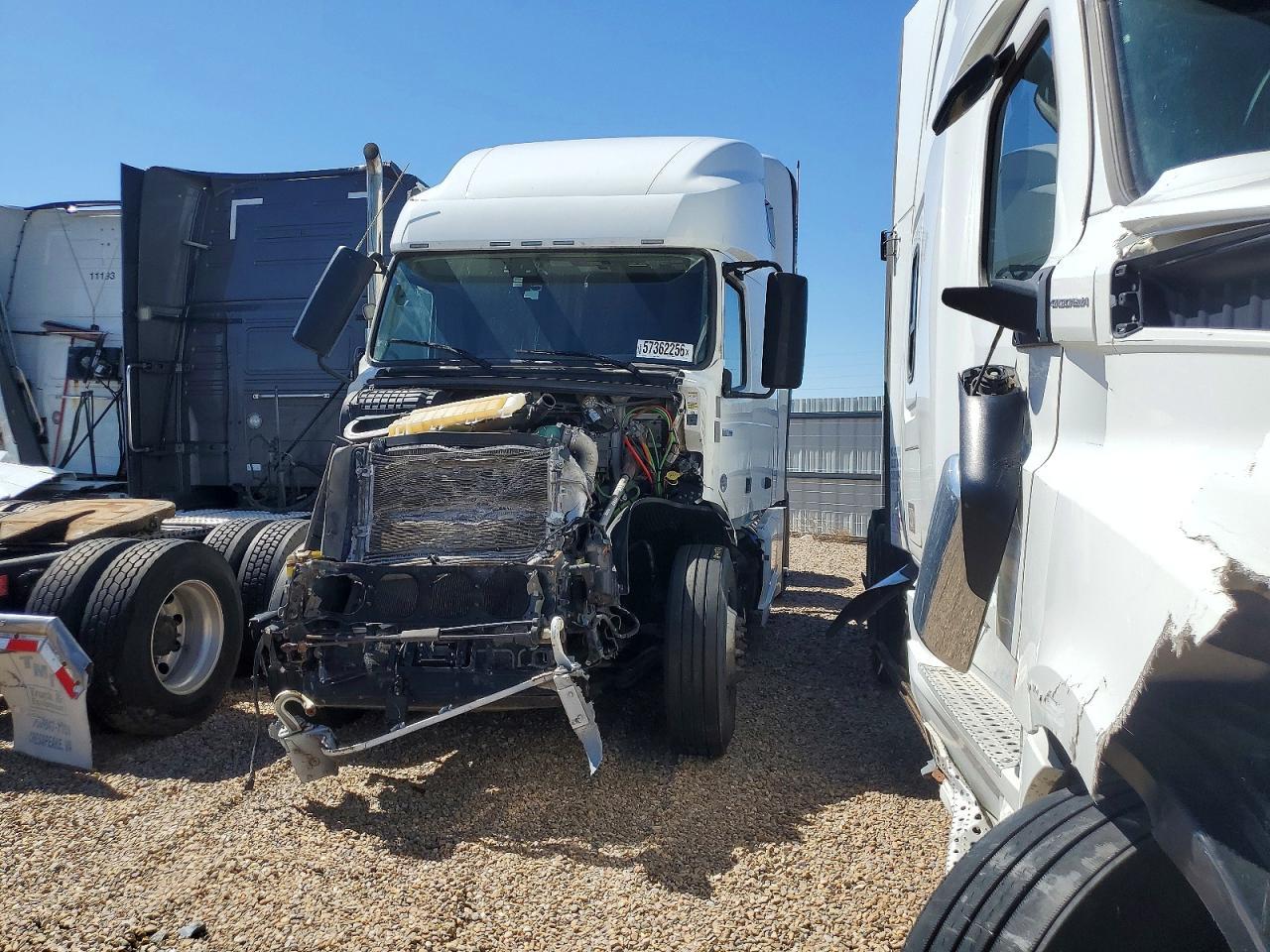 2023 VOLVO VNL