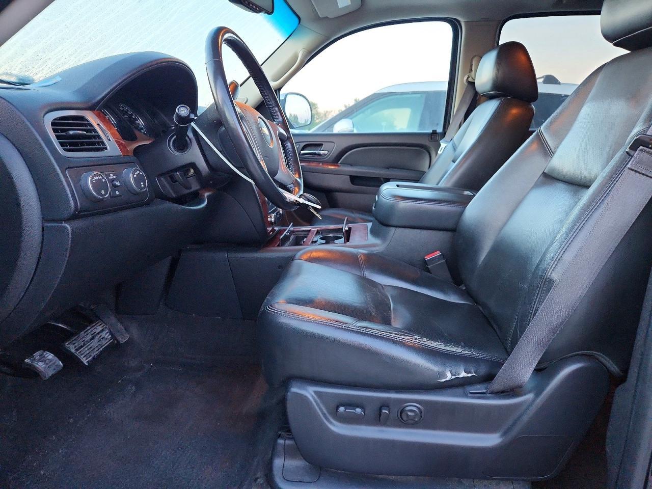2014 CHEVROLET Suburban