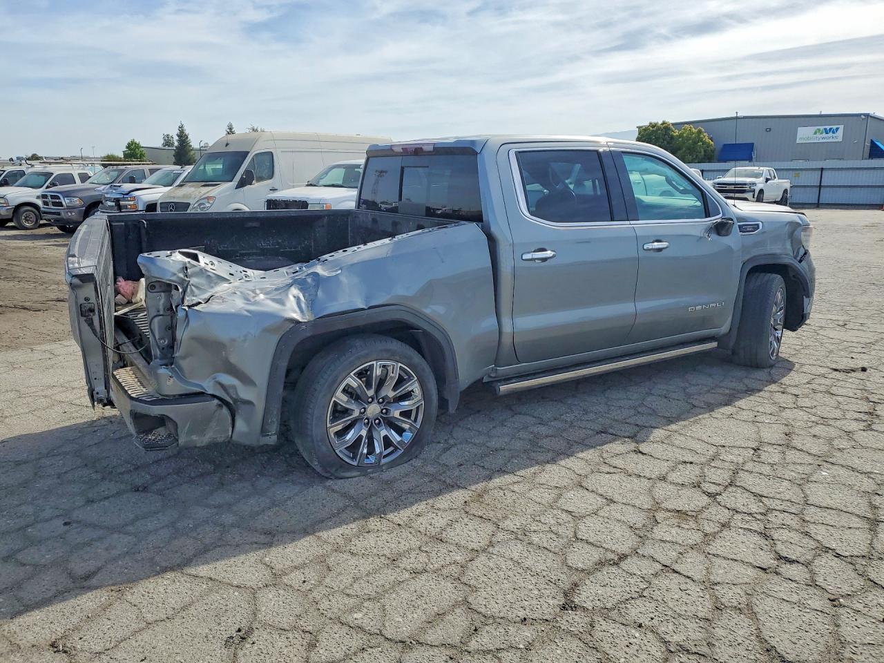 2024 GMC Sierra
