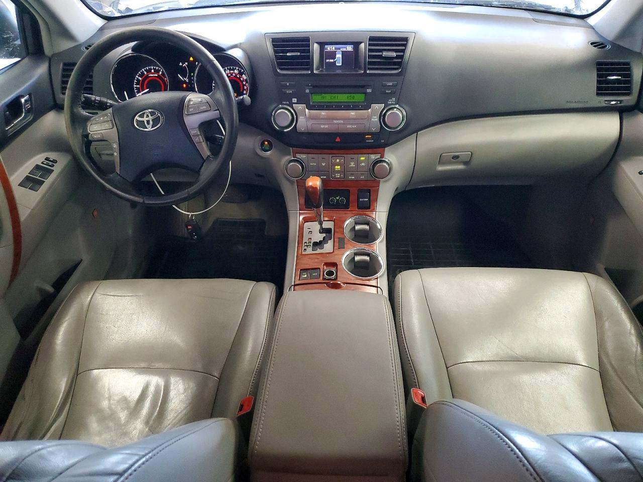 2010 TOYOTA HIGHLANDER