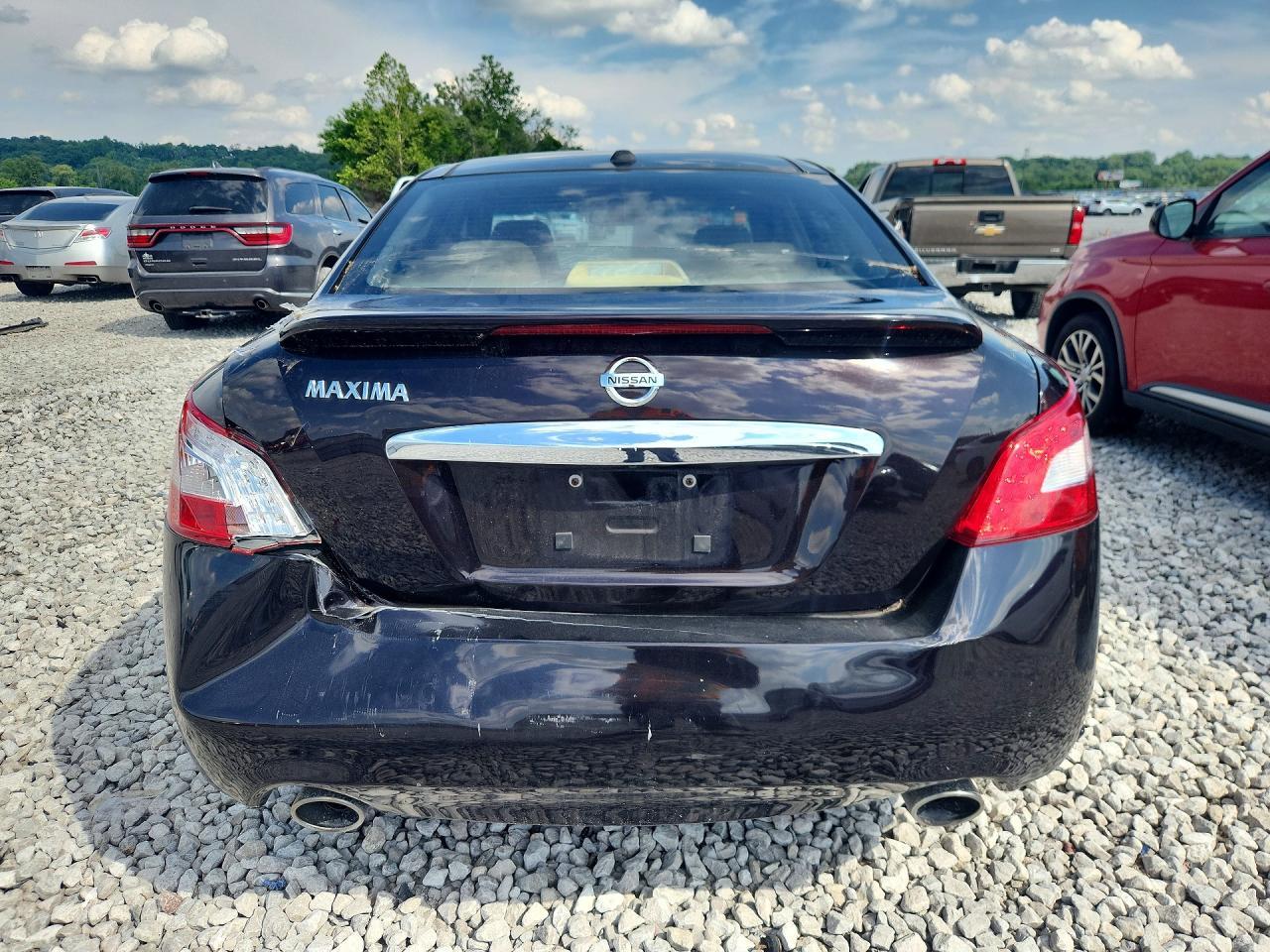 2011 NISSAN Maxima