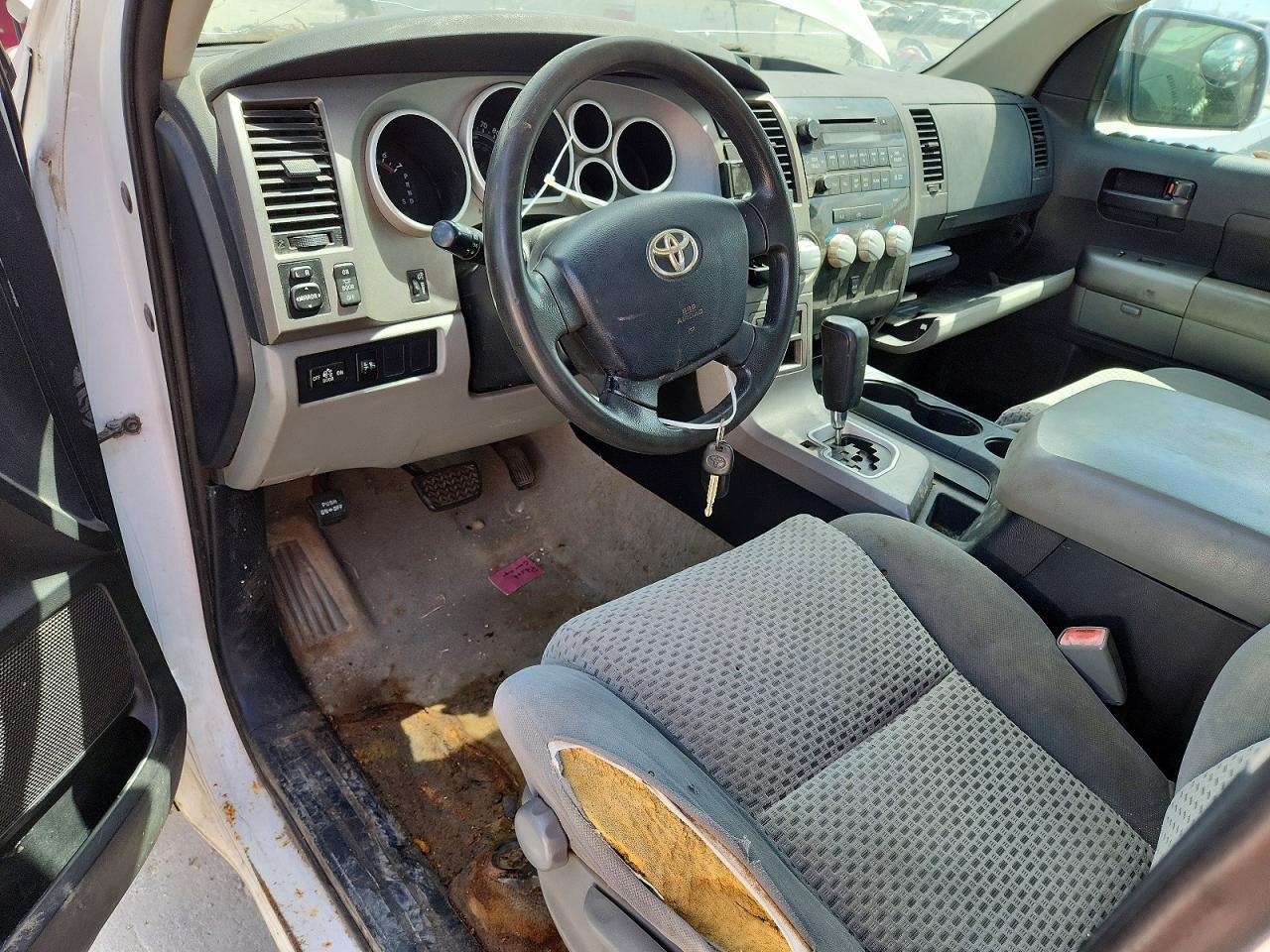 2011 TOYOTA TUNDRA