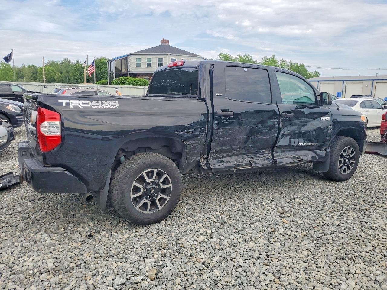 2016 TOYOTA TUNDRA