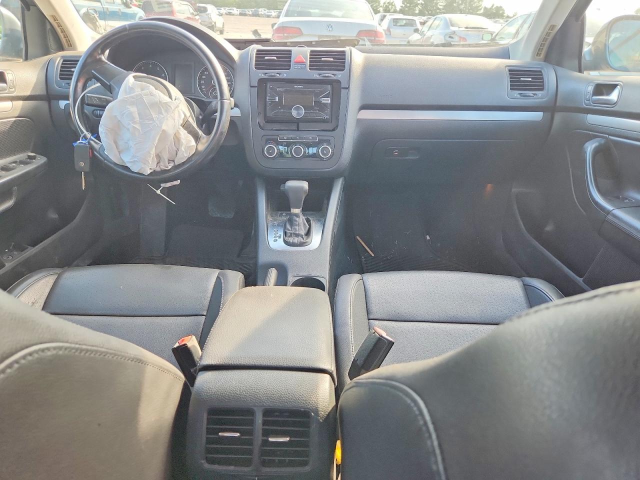 2010 VOLKSWAGEN JETTA