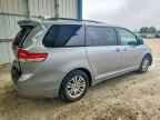 2011 TOYOTA SIENNA