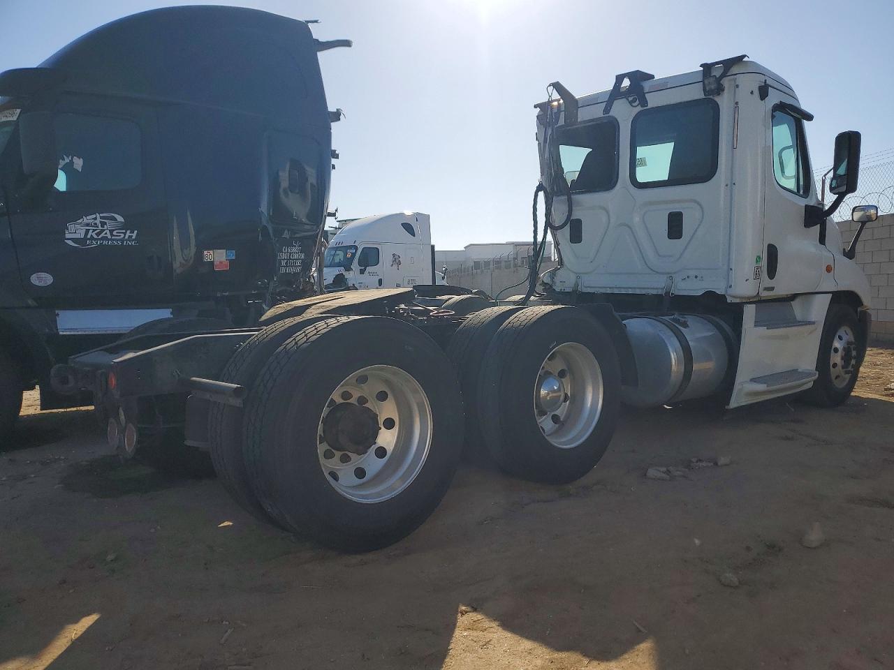 2017 FREIGHTLINER CASCADIA 125
