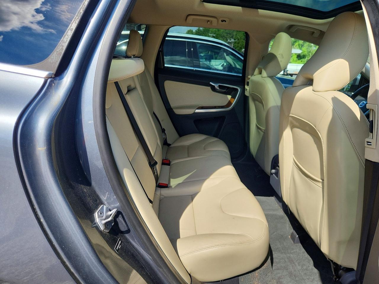 2017 VOLVO XC60
