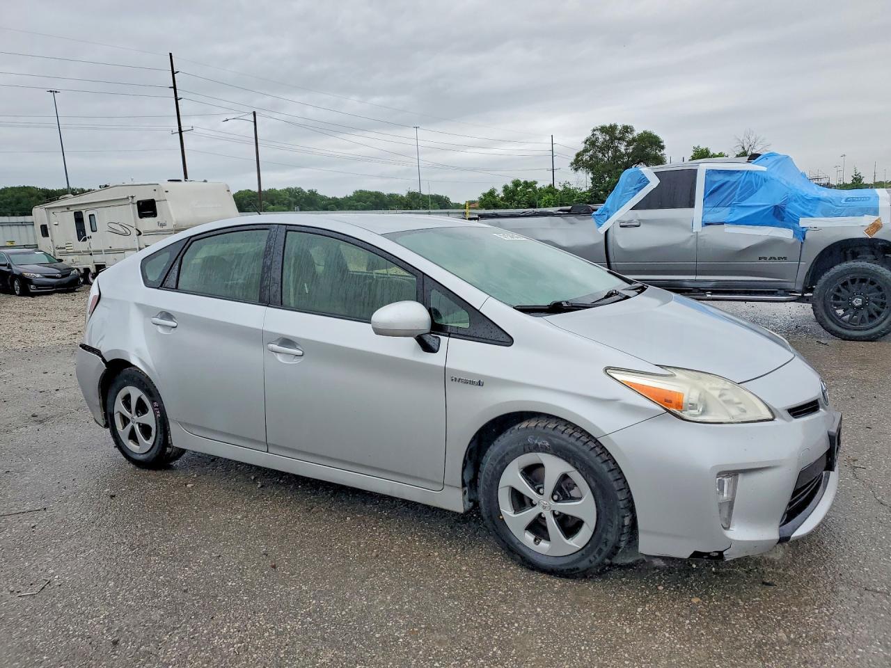2013 TOYOTA PRIUS