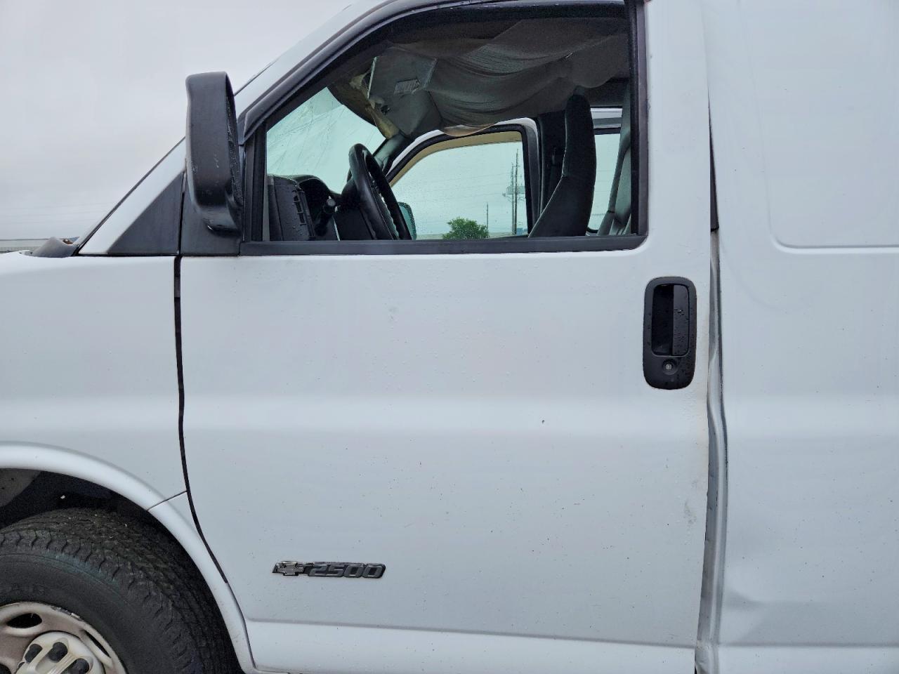 2005 CHEVROLET EXPRESS 2500
