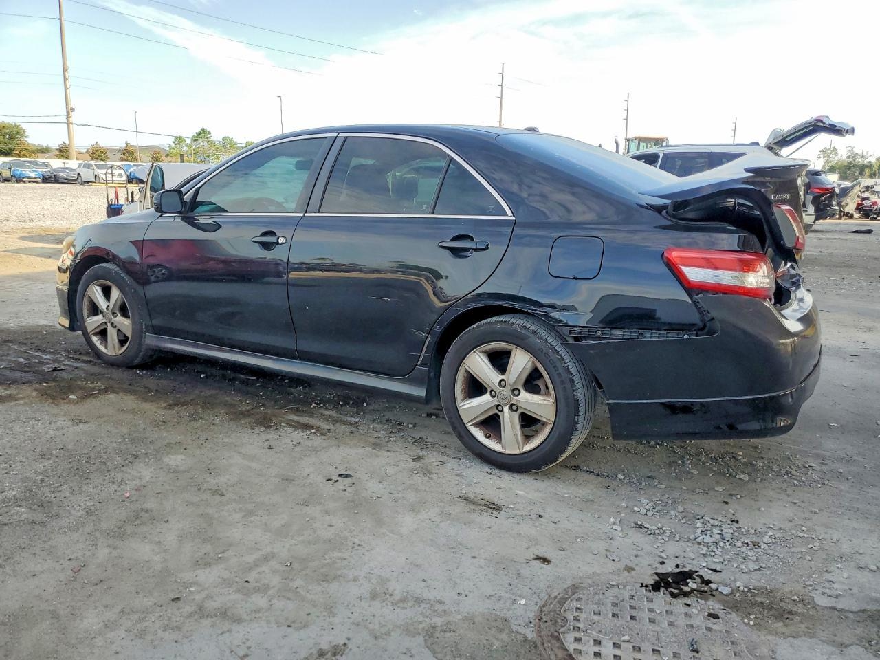 2011 TOYOTA CAMRY