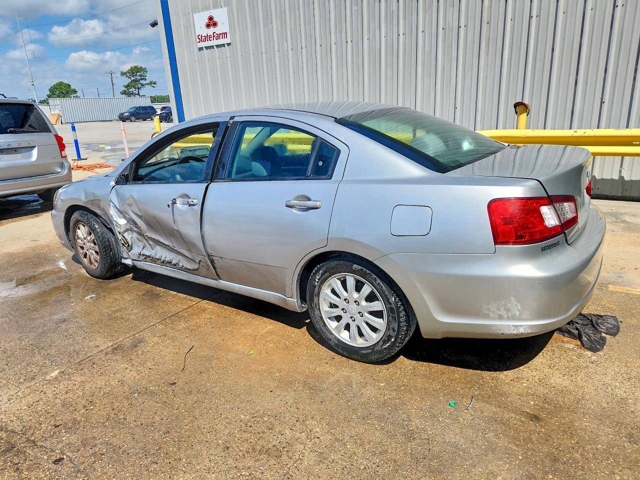 2011 MITSUBISHI Galant