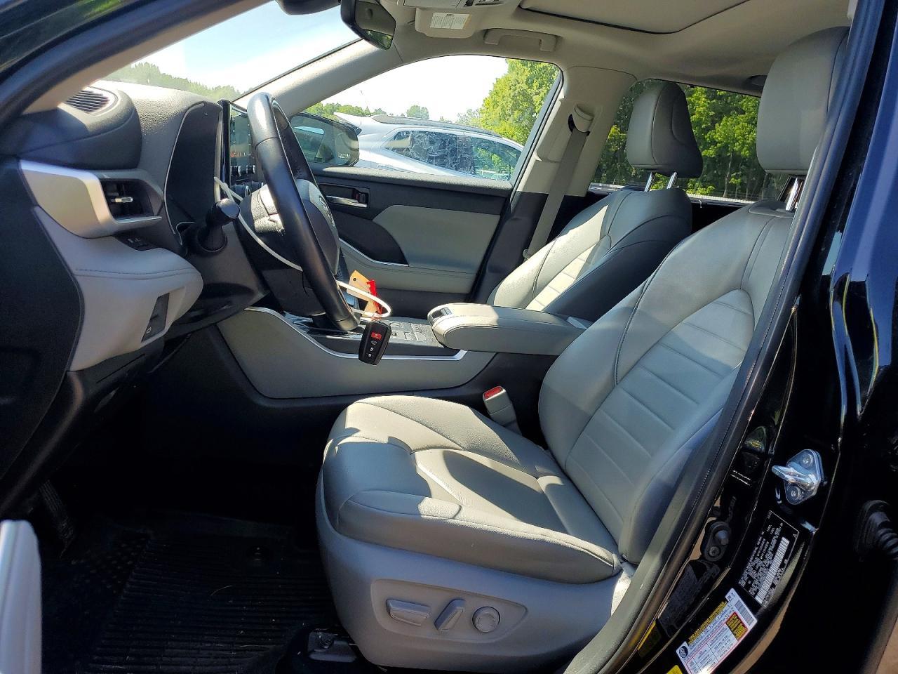 2022 TOYOTA HIGHLANDER