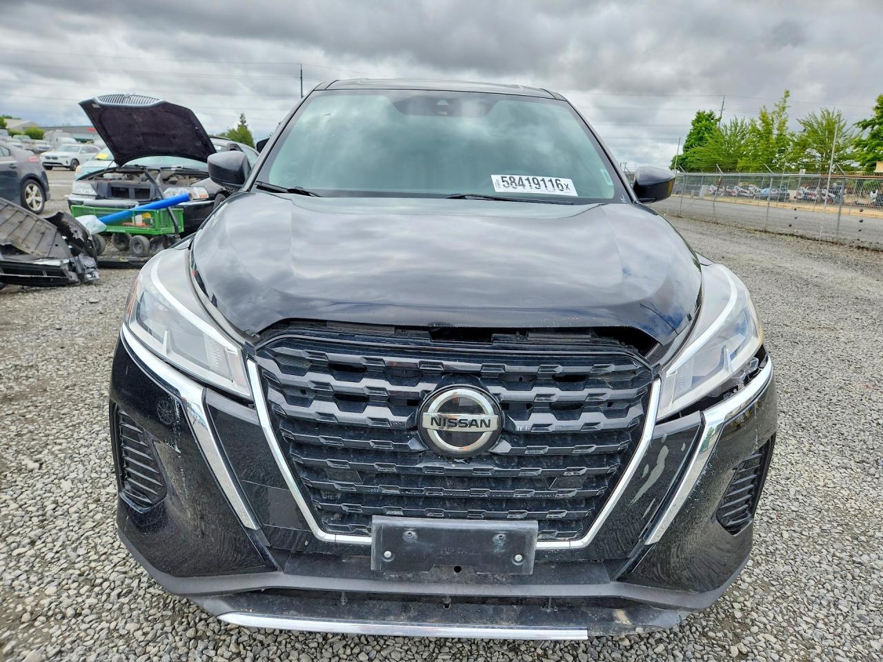 2021 NISSAN KICKS