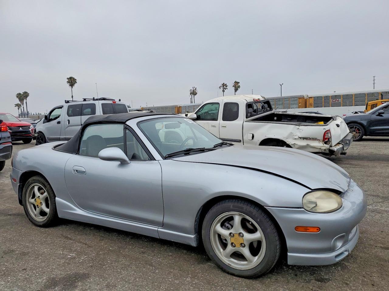 2000 MAZDA MX-5 Miata
