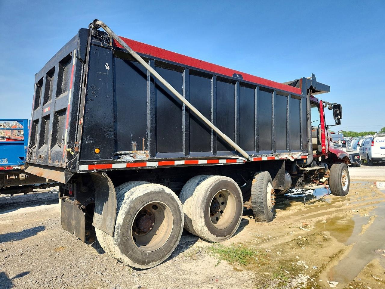2005 VOLVO VHD