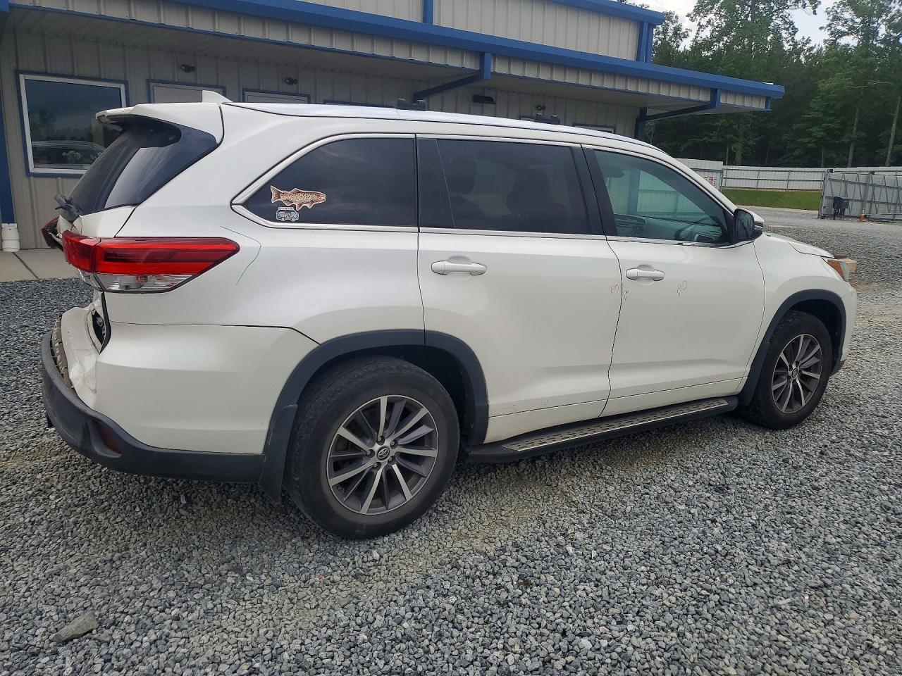 2018 TOYOTA HIGHLANDER