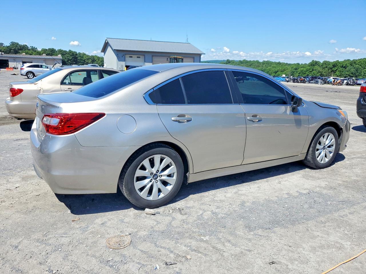 2016 SUBARU Legacy