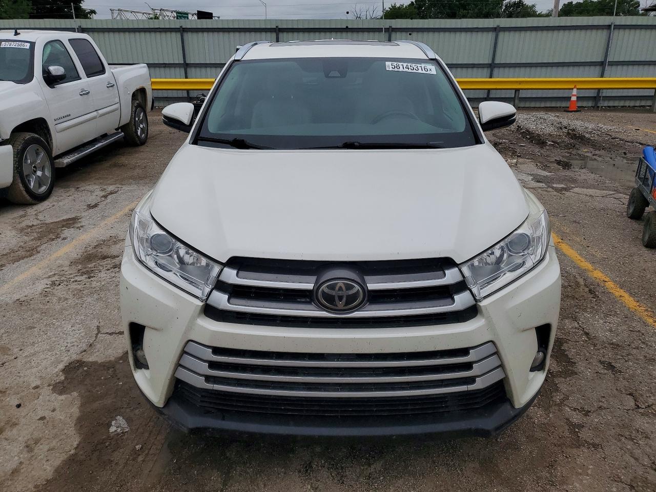 2017 TOYOTA HIGHLANDER