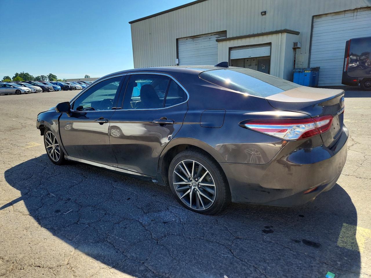 2018 TOYOTA CAMRY