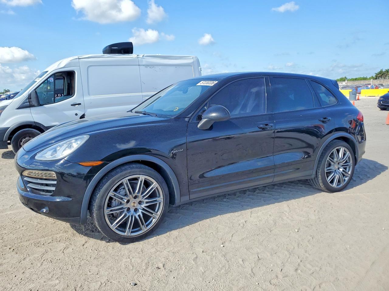 2011 PORSCHE CAYENNE