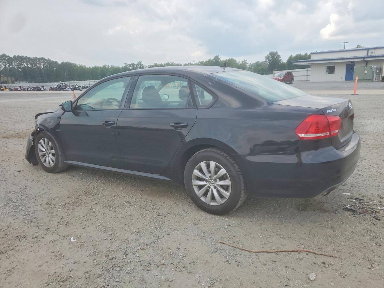 2012 VOLKSWAGEN Passat