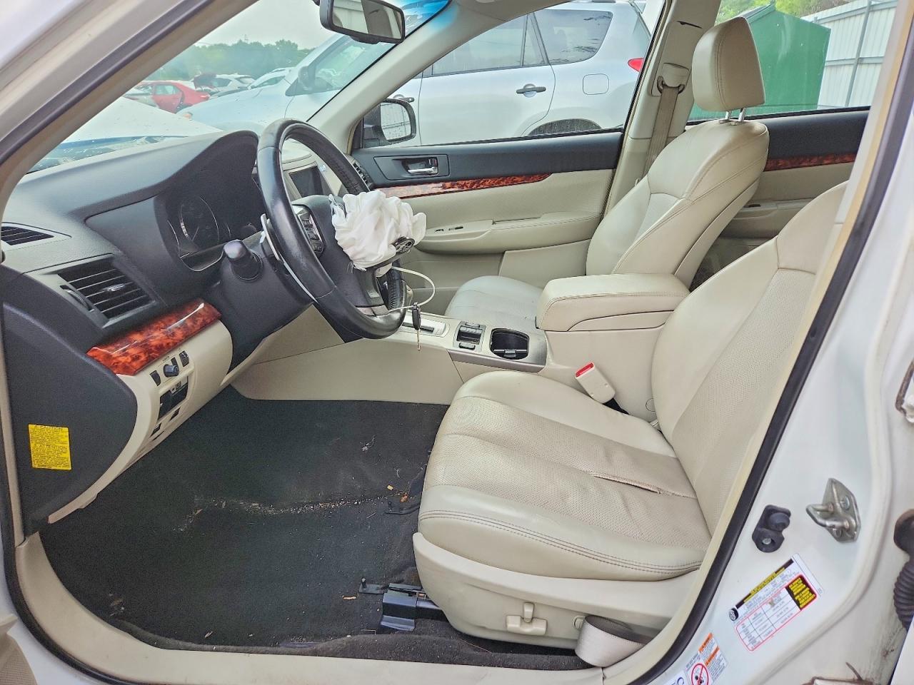 2012 SUBARU Legacy