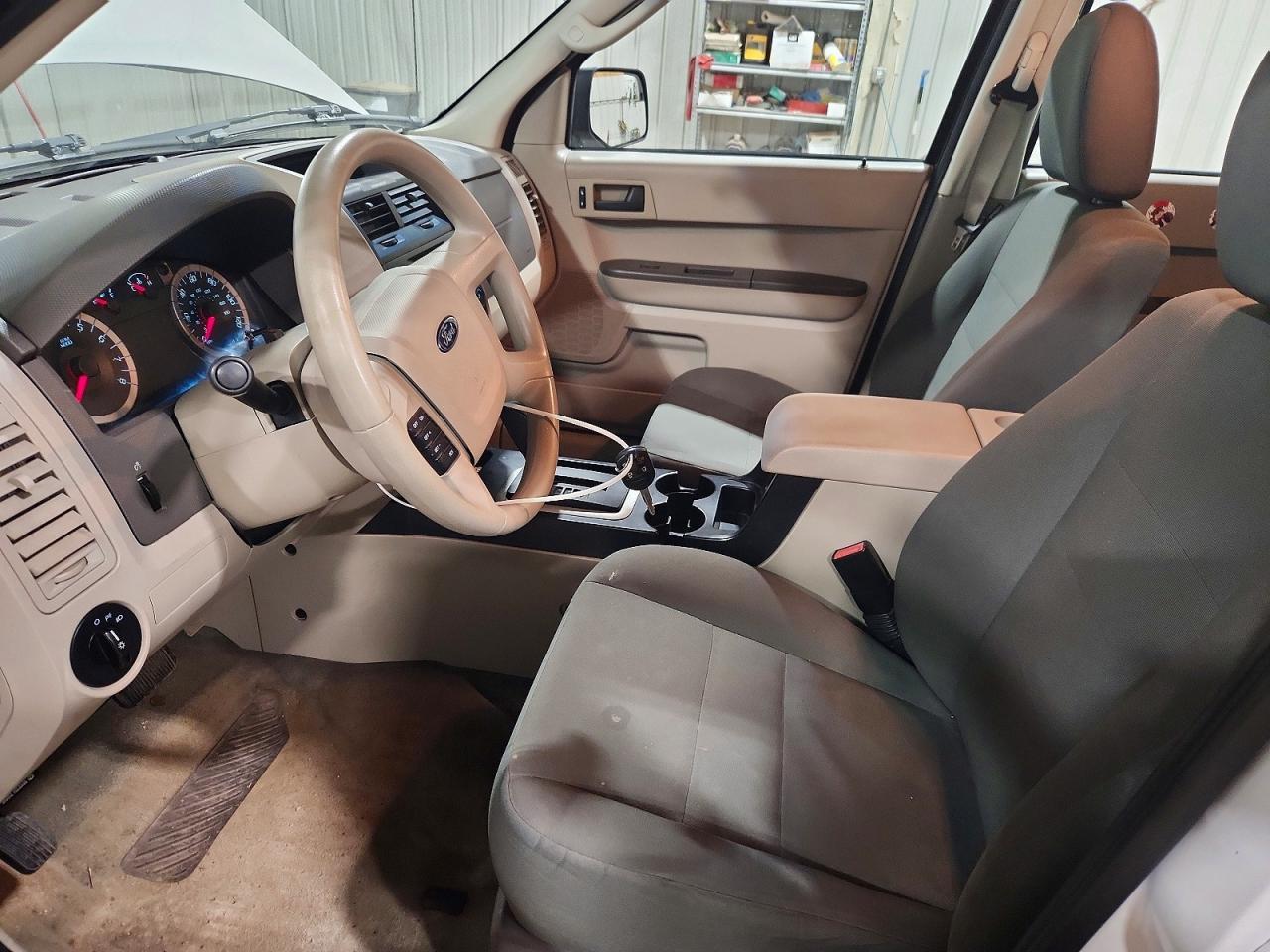 2010 FORD ESCAPE