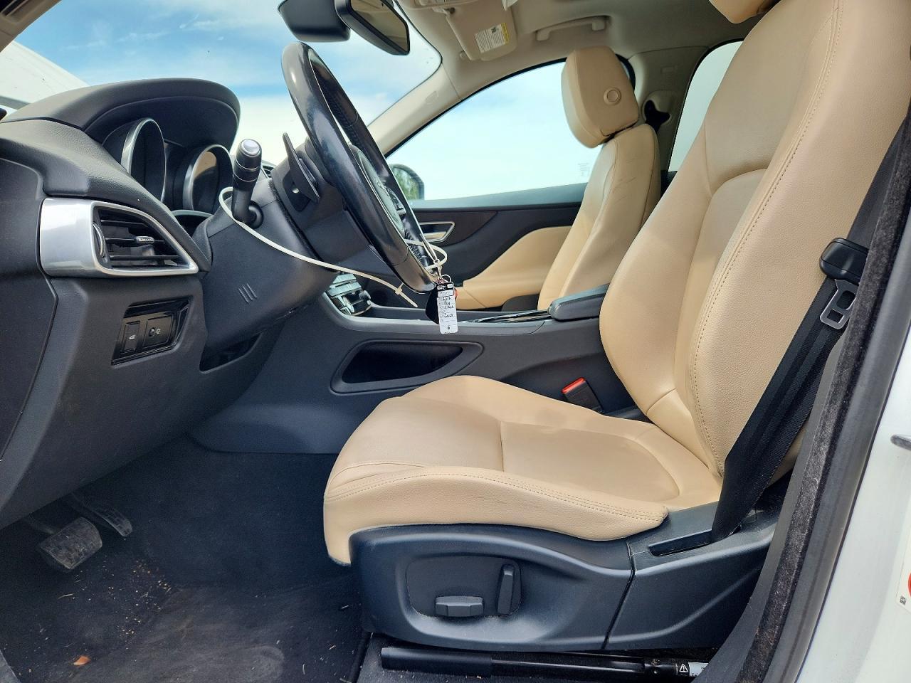 2017 JAGUAR F-Pace