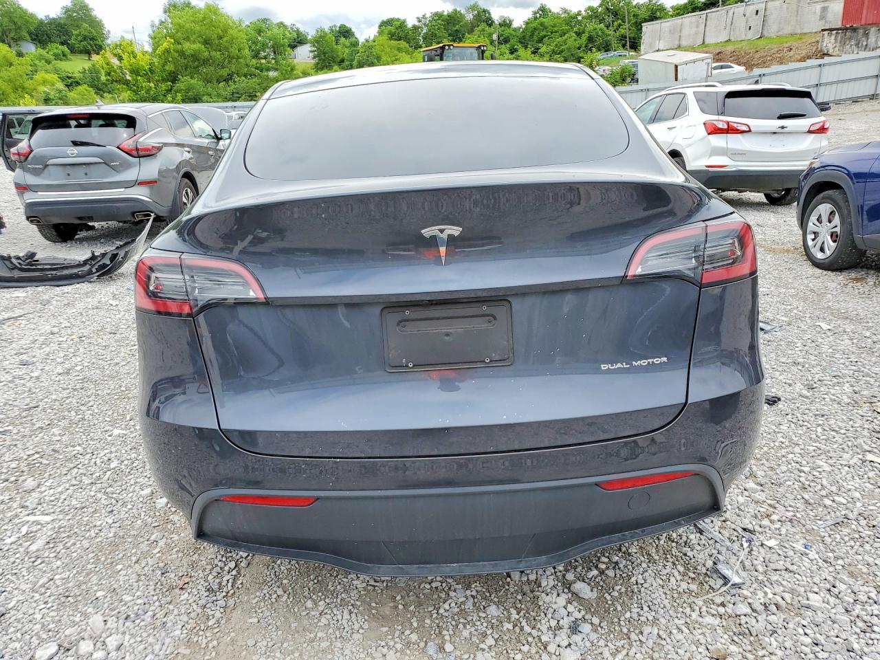 2024 TESLA MODEL Y