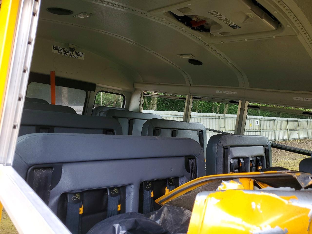 2017 CHEVROLET Express 3500