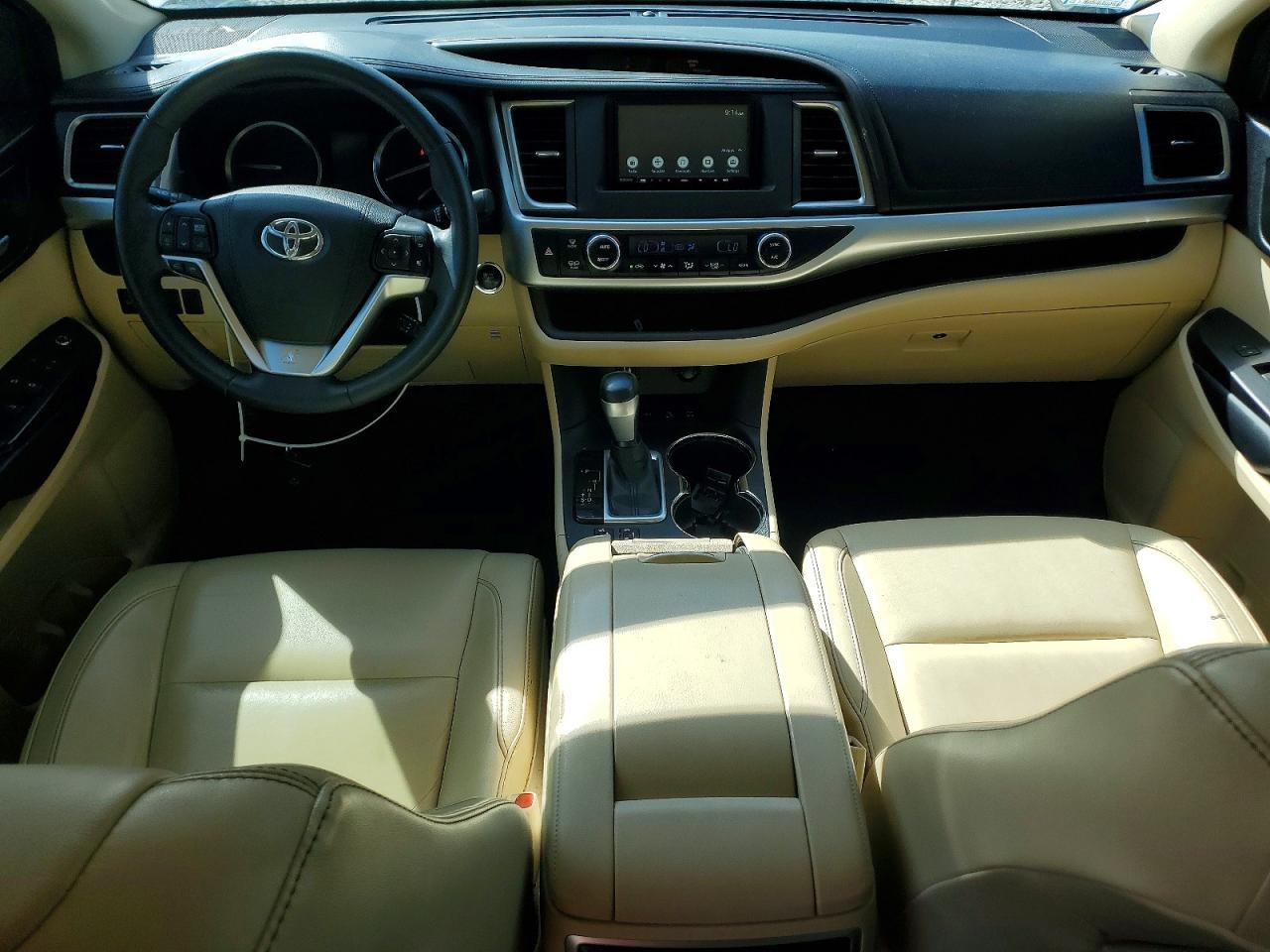 2016 TOYOTA HIGHLANDER